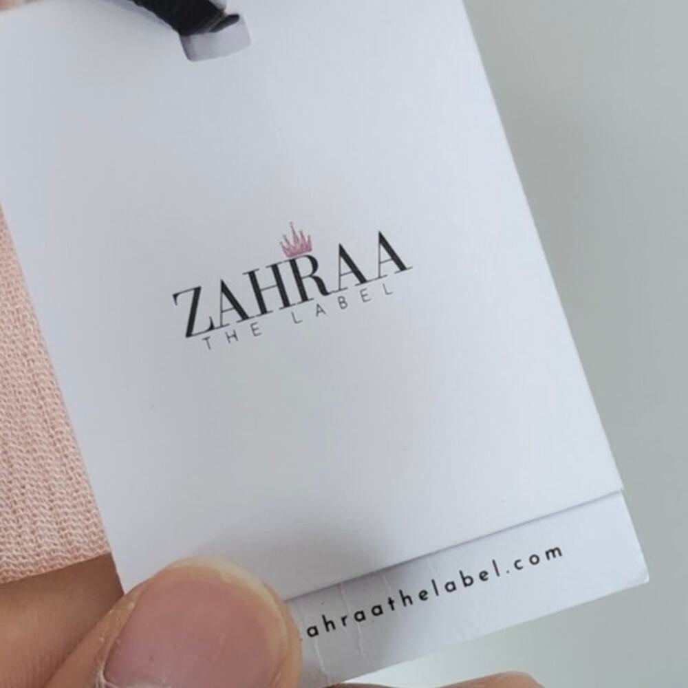 Zahraa The Label Crinkle Hijab Scarf Womens OS Pink Shawl Modest Islamic Modern - Picture 2 of 6